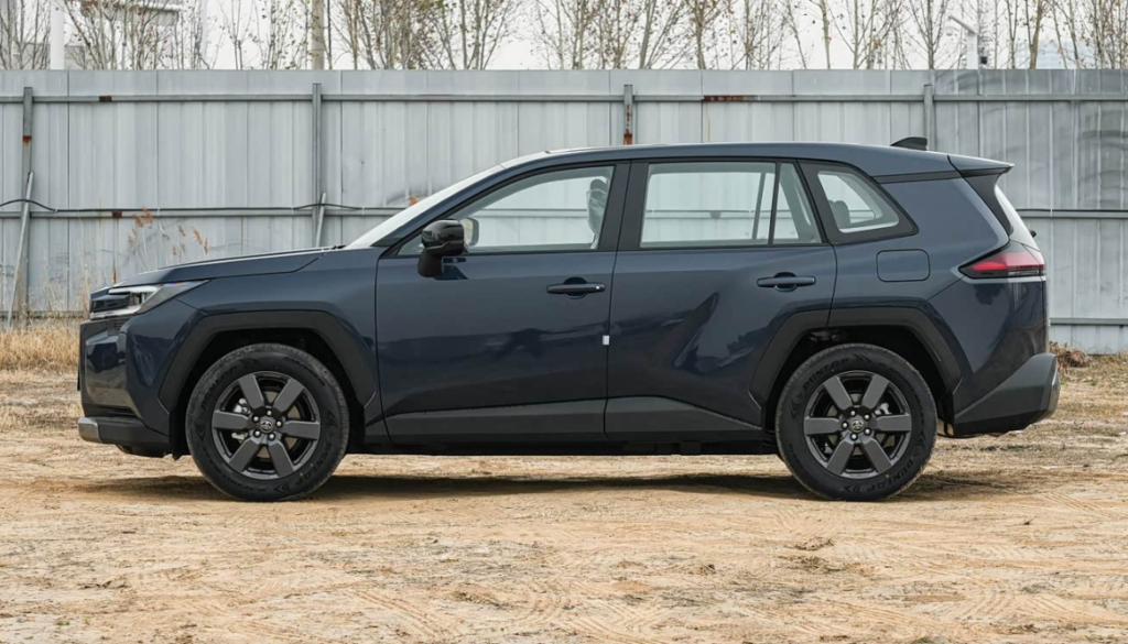 Toyota RAV4 фото 4