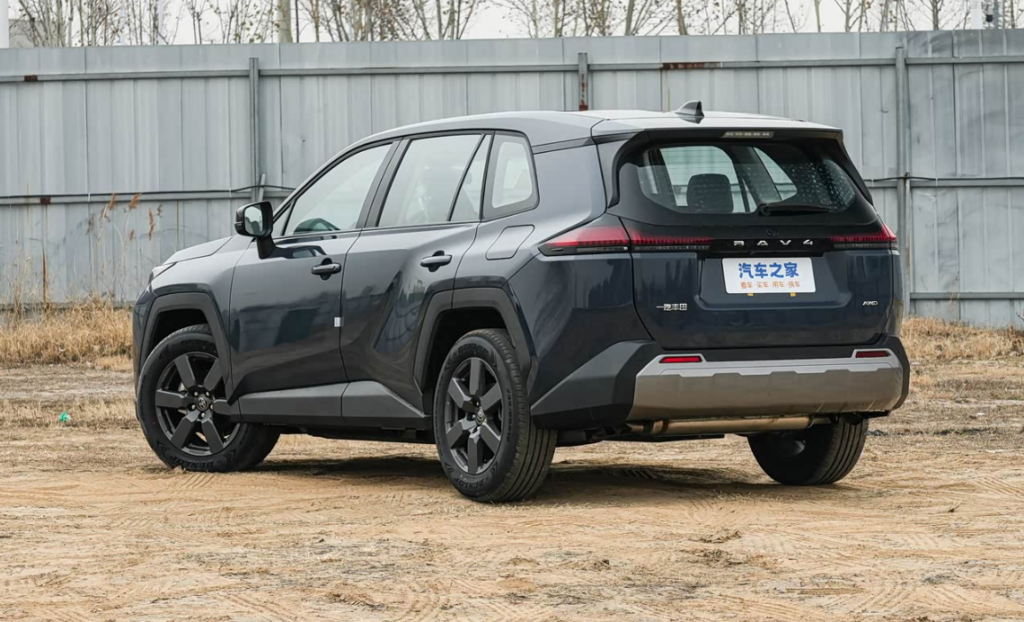 Toyota RAV4 фото 5