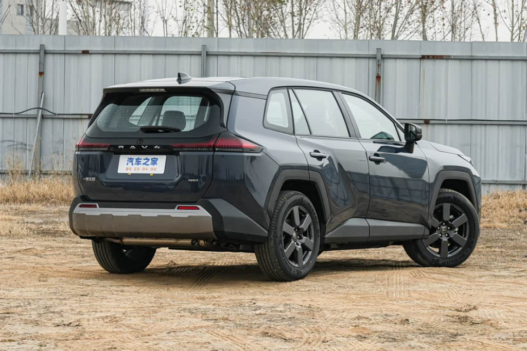 Toyota RAV4 фото 7